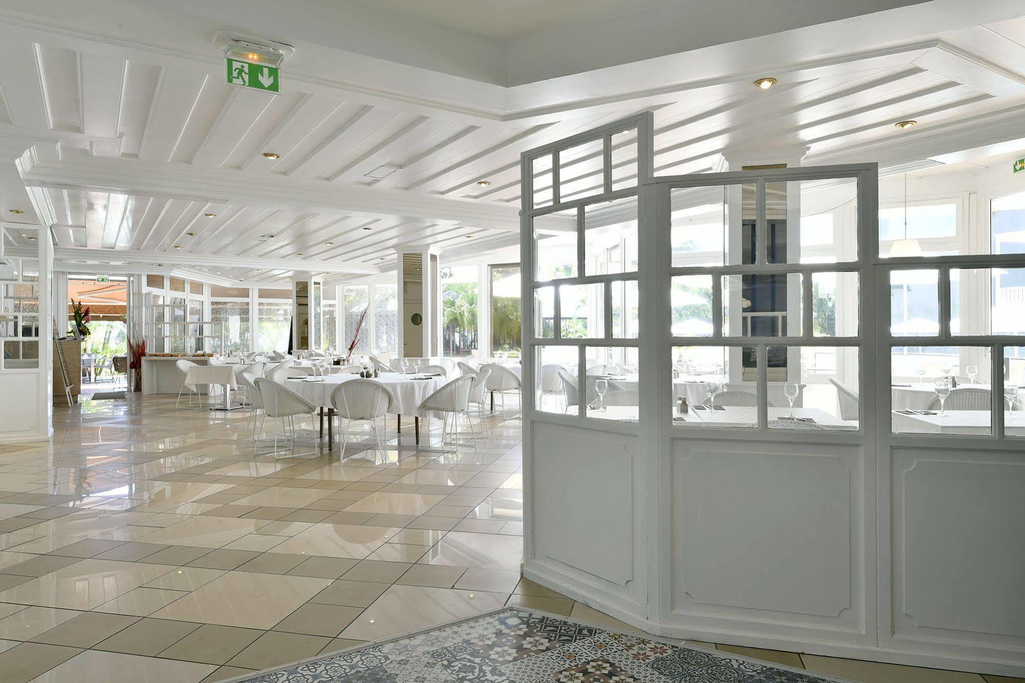 Hotel Le Saint Denis Buitenkant foto