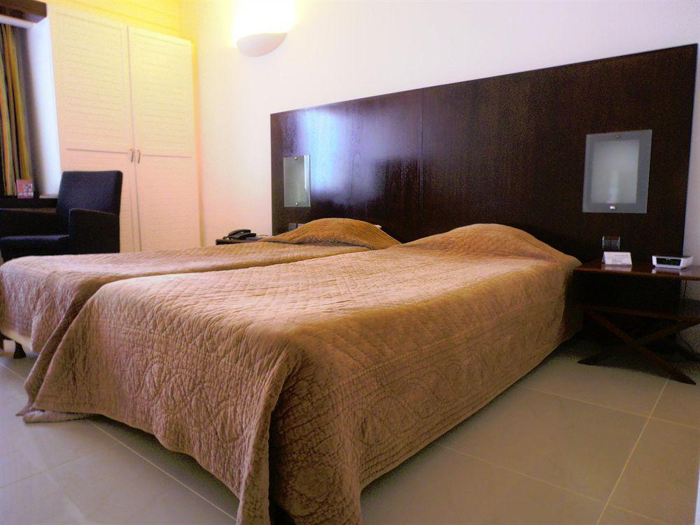 Hotel Le Saint Denis Buitenkant foto